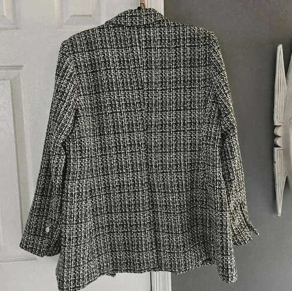 BCBGMAXAZRIA Women's Black & White Tweed Jacket sz L **FREE SHIPPING** - Picture 7 of 7